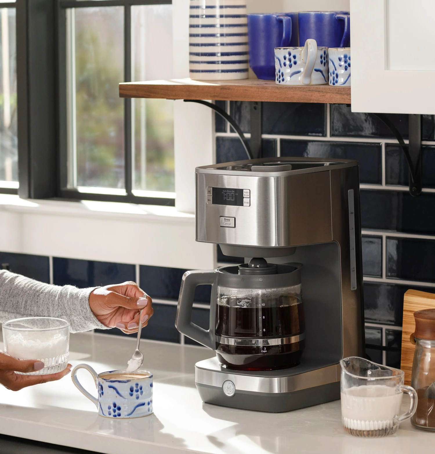 GE Espresso, Tea & Coffee Machines 12-Cup Stainless Steel Residential Drip Coffee Maker 12 GE Espresso, Tea & Coffee Machines 12-Cup Stainless Steel Residential Drip Coffee Maker - Image 12